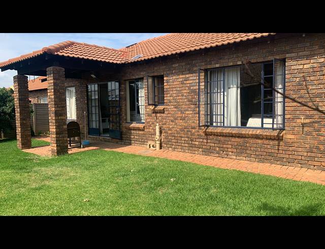 3 BEDROOM SECTIONAL TITLE SOLD IN ANDEON